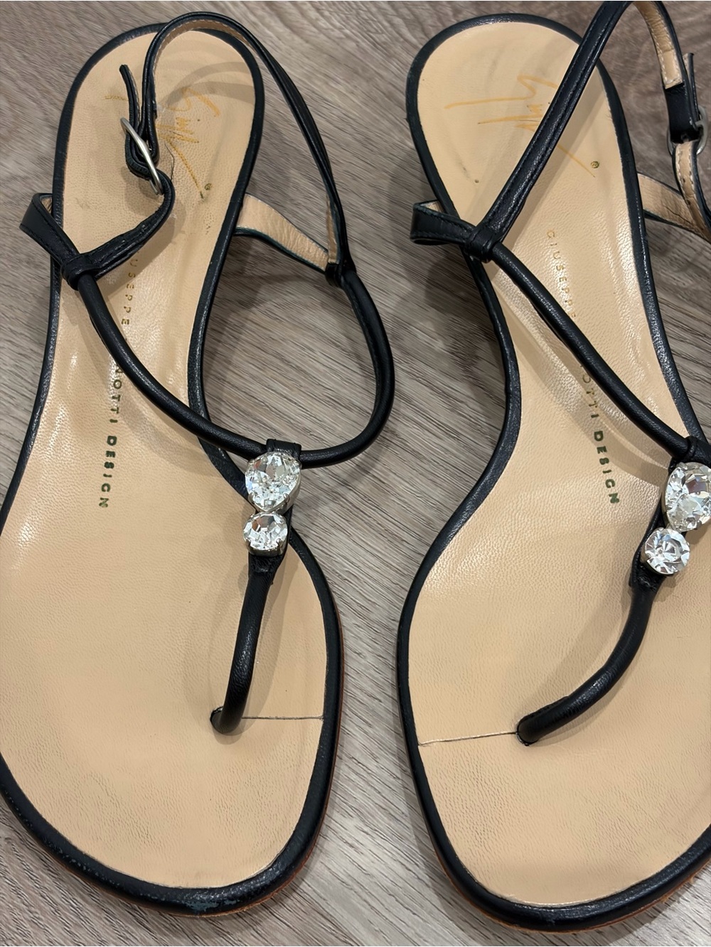 Giuseppe Zanotti Black Leather T-Strap Sandals with Crystal Accents. Size 37/7 - Picture 2 of 12